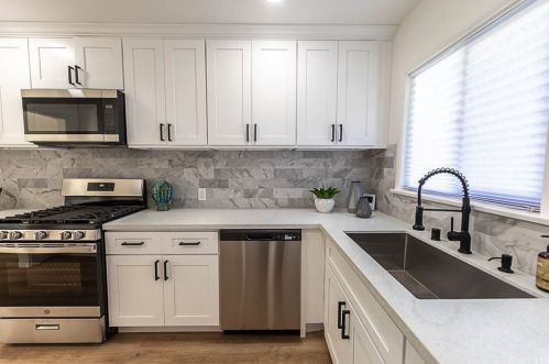 618 Roosevelt Rd, Redlands CA  92374-6256 exterior