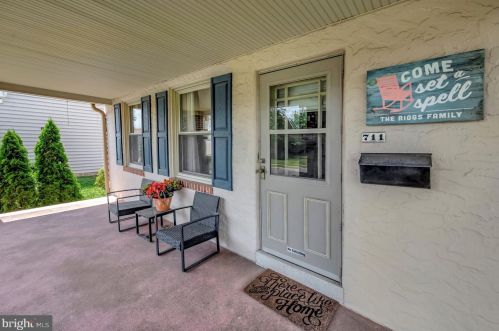 711 Seville Ave, Wilmington, DE 19809-2128