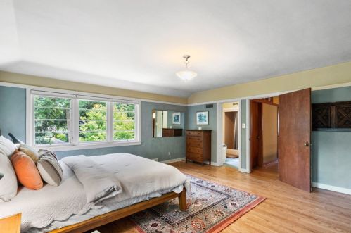 1003 Sylvan Ave, Milwaukee WI 53217-5355 exterior