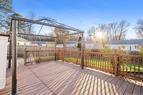 112 Faith Cir, Manchester CT  06040-7087 exterior