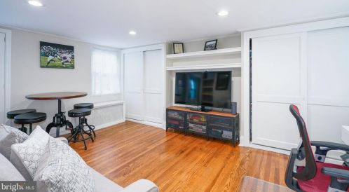 314 Iseminger St, Philadelphia PA  19107-5904 exterior
