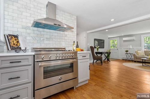 577 Ewing Ave, Franklin Lakes NJ  07417-2302 exterior