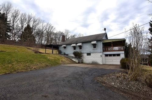 313 Lewis Run Rd, Pittsburgh, PA 15122-3126