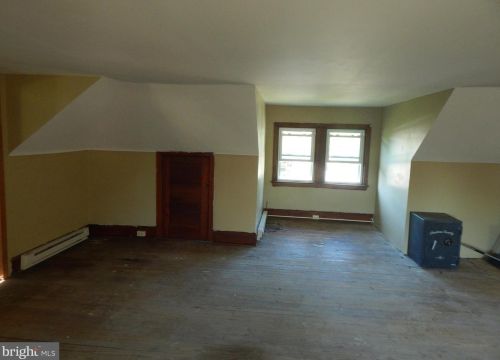 311 Delaware Ave, Lansdale PA 19446-3521 exterior