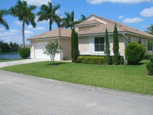 9268 Cove Point Cir, Boynton Beach, FL 33472-2766