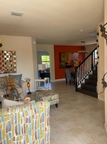 8757 100th Pl, Miami, FL 33178-2622