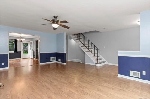 4803 Boston Post Rd, New Rochelle, NY 10803-3045