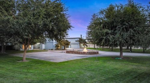 1812 Golf Rd, Turlock CA  95380-9746 exterior