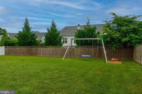 264 Burberry Ln, Charles Town WV  25414-5621 exterior