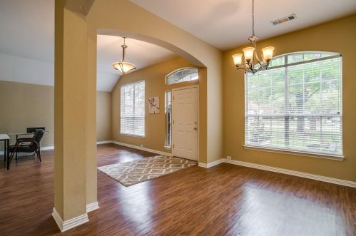 1517 Shadywood Ln, Lewisville TX  75028-4294 exterior