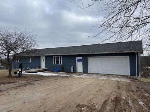 522 Seneca Heights Ave, Bell Center, WI 54631-8193