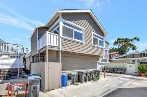 307 Fernando St, Newport Beach CA  92661-1236 exterior