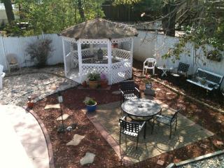 2942 Whaleneck Dr, North Merrick NY  11566-5306 exterior