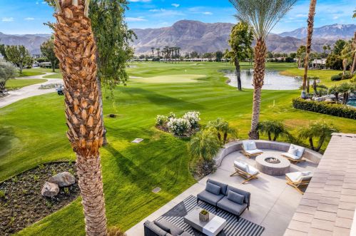 7 Mayfair Dr, Rancho Mirage CA  92270-2586 exterior