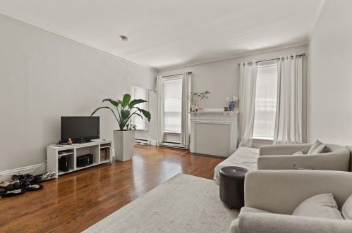 230 Newbury St, Boston MA  02116-2567 exterior