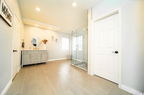 721 Cinnabar Pl, Simi Valley CA 93065-7200 exterior