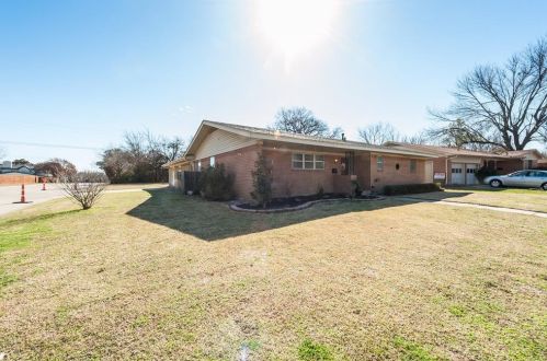 1128 Hillcrest St, Denton, TX 76201-2411
