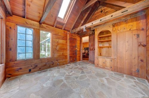 35 Smith St, Middletown CT  06457-1740 exterior