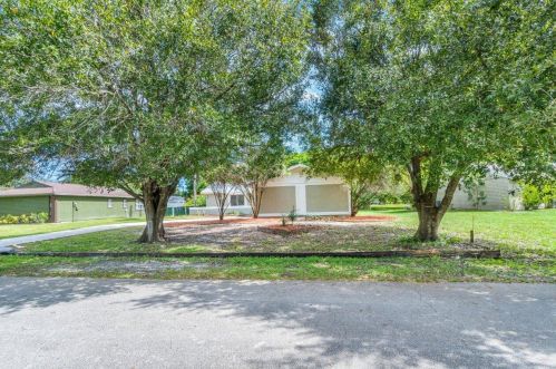 207 Homeland Rd, Fort Pierce, FL 34953-6204