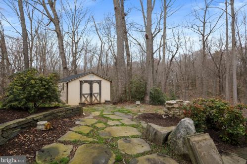 5550 Wide Oak Ct, Woodbridge VA  22192-6036 exterior