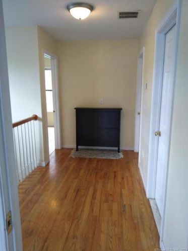 401 Nott St, Hartford, CT 06109-1627