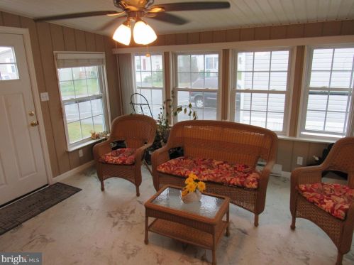 334 Joan Dr, Bear, DE 19701-1349