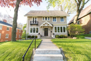 2112 Newberry Blvd, Milwaukee, WI 53211-3652