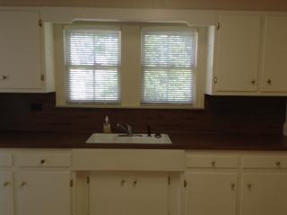 827 Neches Dr, Port Neches TX  77651-2528 exterior