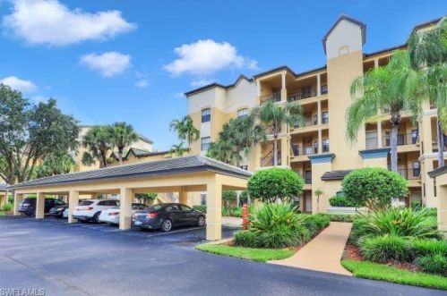 230 Vintage Cir, Naples, FL 34119-4777
