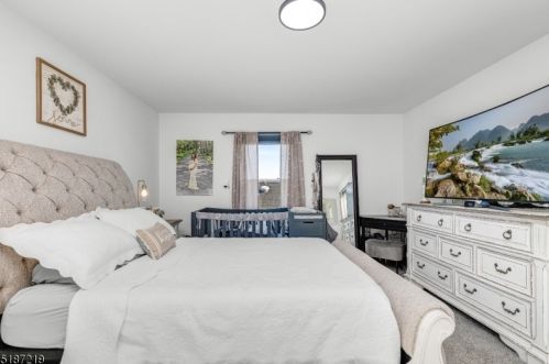 7 Jessica Ln, Dover NJ  07801-4743 exterior