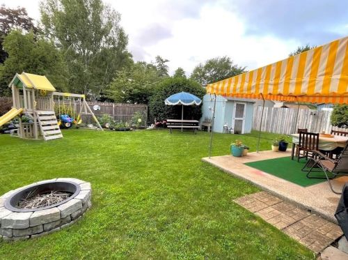 31 Crest Ave, Lincoln RI  02865-3024 exterior