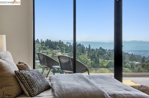 6995 Elverton Dr, Oakland, CA 94611-1172