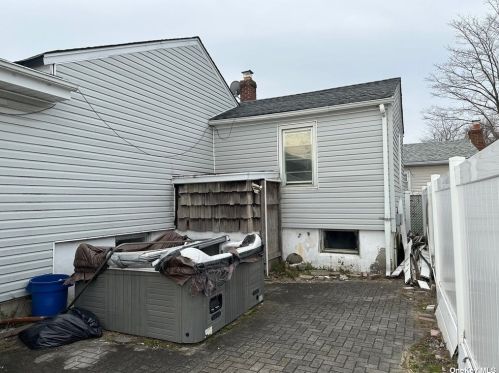 1 Irene St, North Lindenhurst NY  11757-1204 exterior