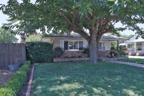 3865 Circle Dr, Loomis, CA 95650-9225