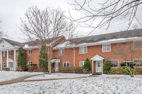833 Alden Dr, Pittsburgh, PA 15220-1008