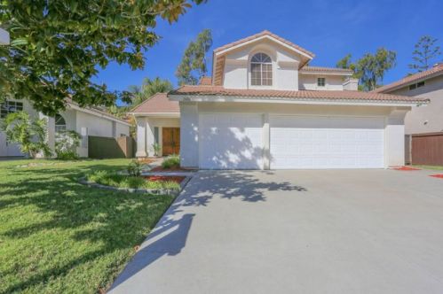 1606 Dawson Dr, Vista, CA 92081-8812