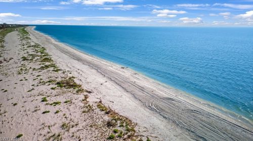 1320 Seaspray Ln, Sanibel FL  33957-2619 exterior
