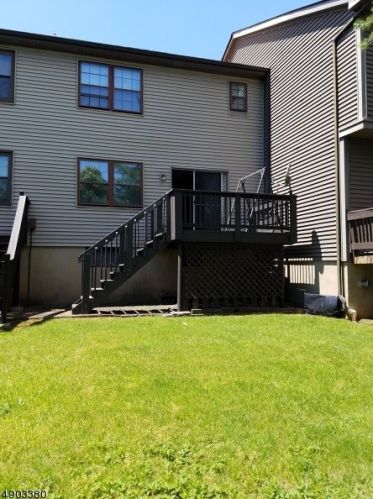 603 Maple Hill Dr, Woodbridge NJ  07095-4107 exterior