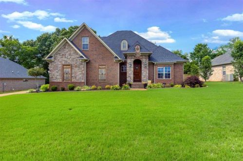 5 Lesia Dr, Medina, TN 38355-6898