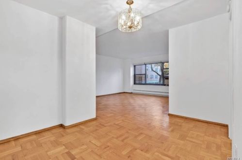 2185 34th Ave, Long Island City, NY 11106-4352