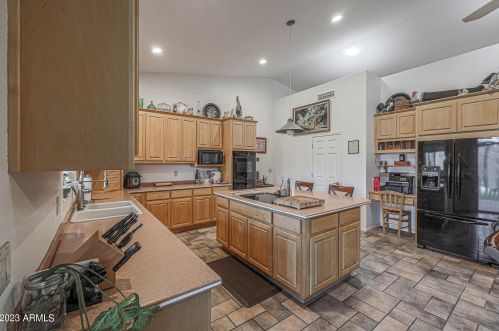 45239 16 St, Phoenix AZ 85087-8660 exterior