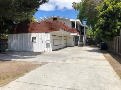 921 Cleveland St, Redwood City, CA 94061-1716