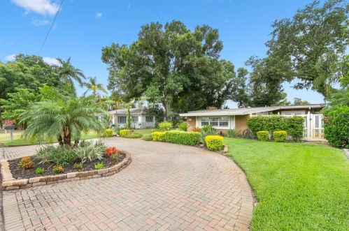 1335 Marion Dr, Saint Petersburg, FL 33707-3820