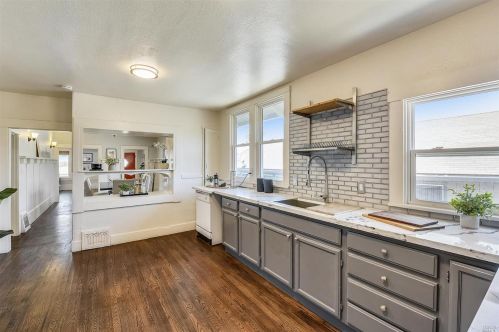 5044 Fairfax Ave, Oakland CA 94601-5811 exterior