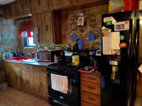 1334 Margaret St, Whitaker PA  15120-2050 exterior