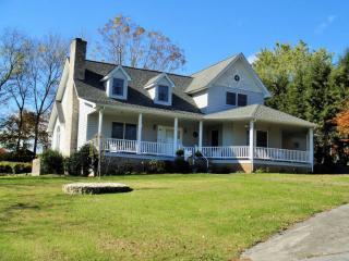 543 5th St, Newport, TN 37821-3747
