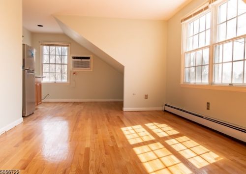 27 Irving St, Montclair NJ  07042-4523 exterior