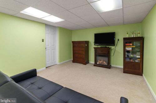 770 Dawes Dr, Yardley PA 19067-4335 exterior