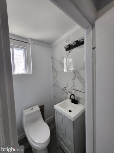 1036 Yates Ave, Boothwyn, PA 19061-4635