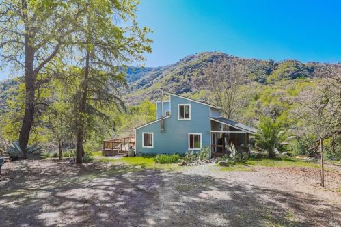 7860 Feliz Creek Dr, Ukiah, CA 95482-9358
